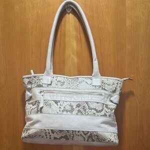 Innue Leather tote
